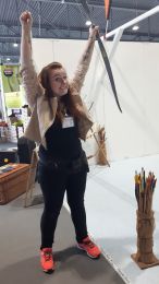 Erlebnis Kurs Gutschein ROBIN HOOD ABENTEUERTAG Bogenschiessen Pfeilbau Lederarbeiten